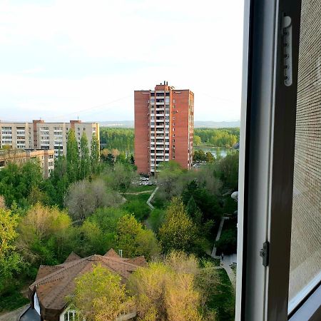 Apartment на Стрелке с красивым видом на Иртыш Усть-Каменогорск Экстерьер фото