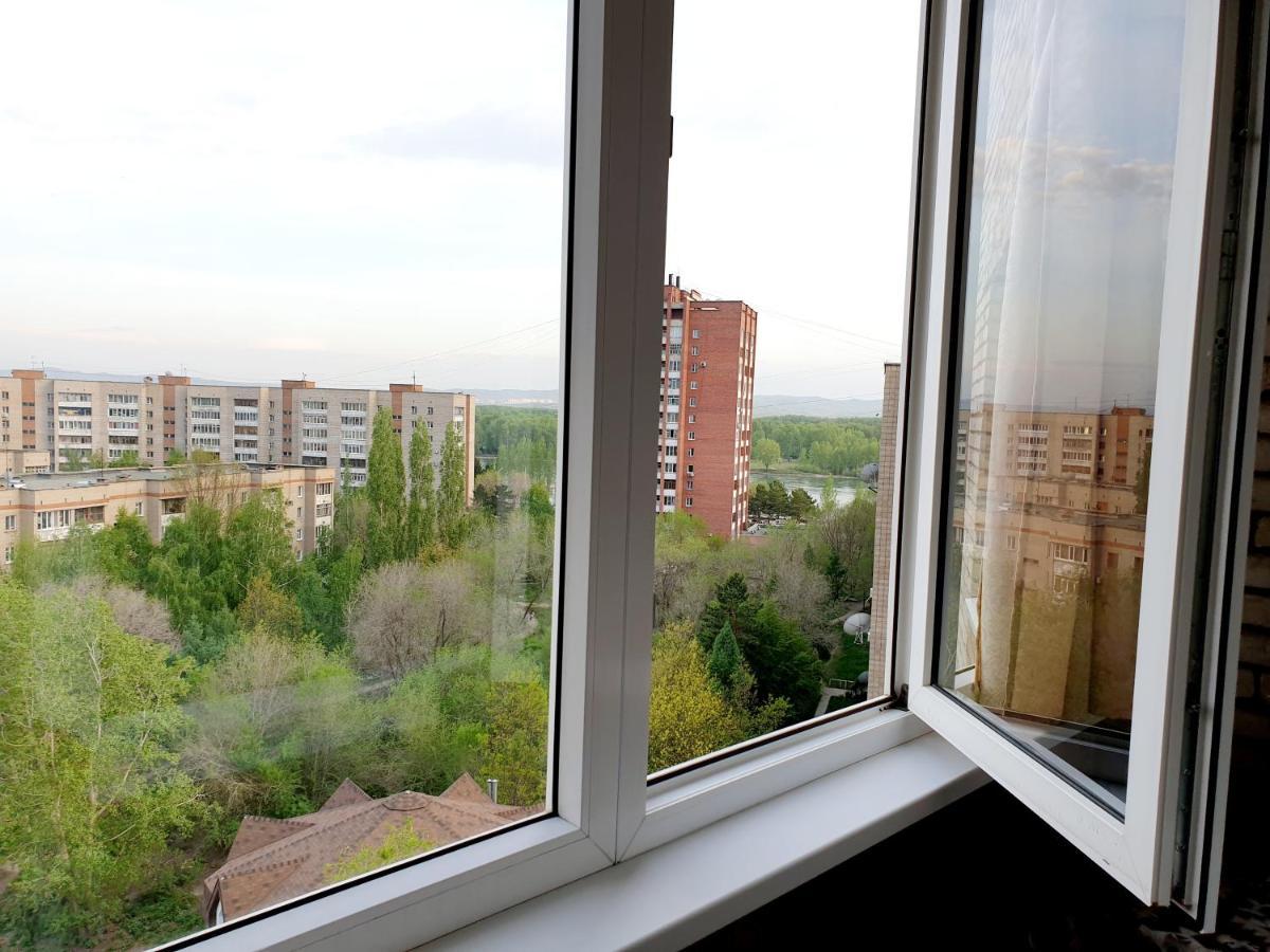 Apartment на Стрелке с красивым видом на Иртыш Усть-Каменогорск Экстерьер фото